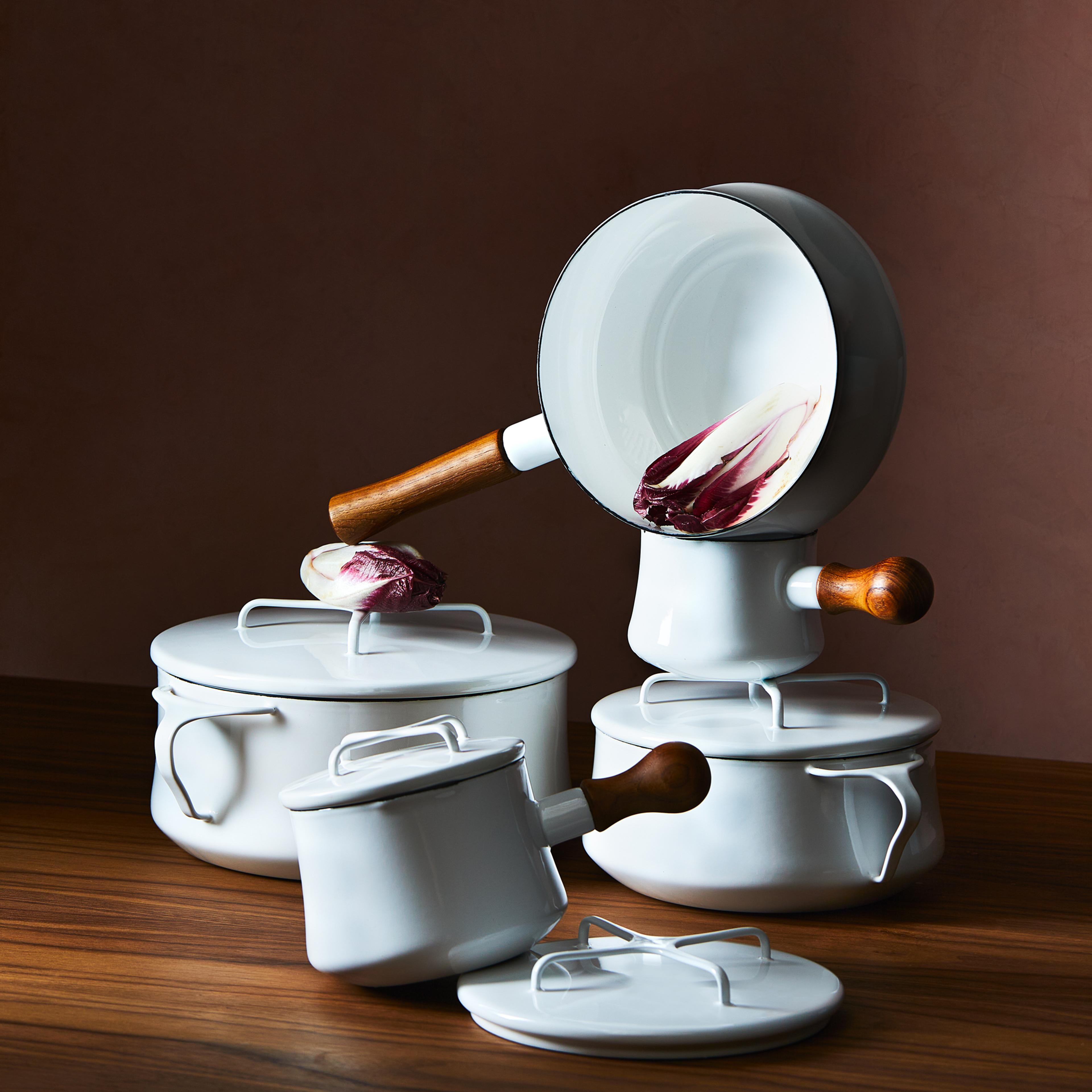 white kobenstyle cookware set