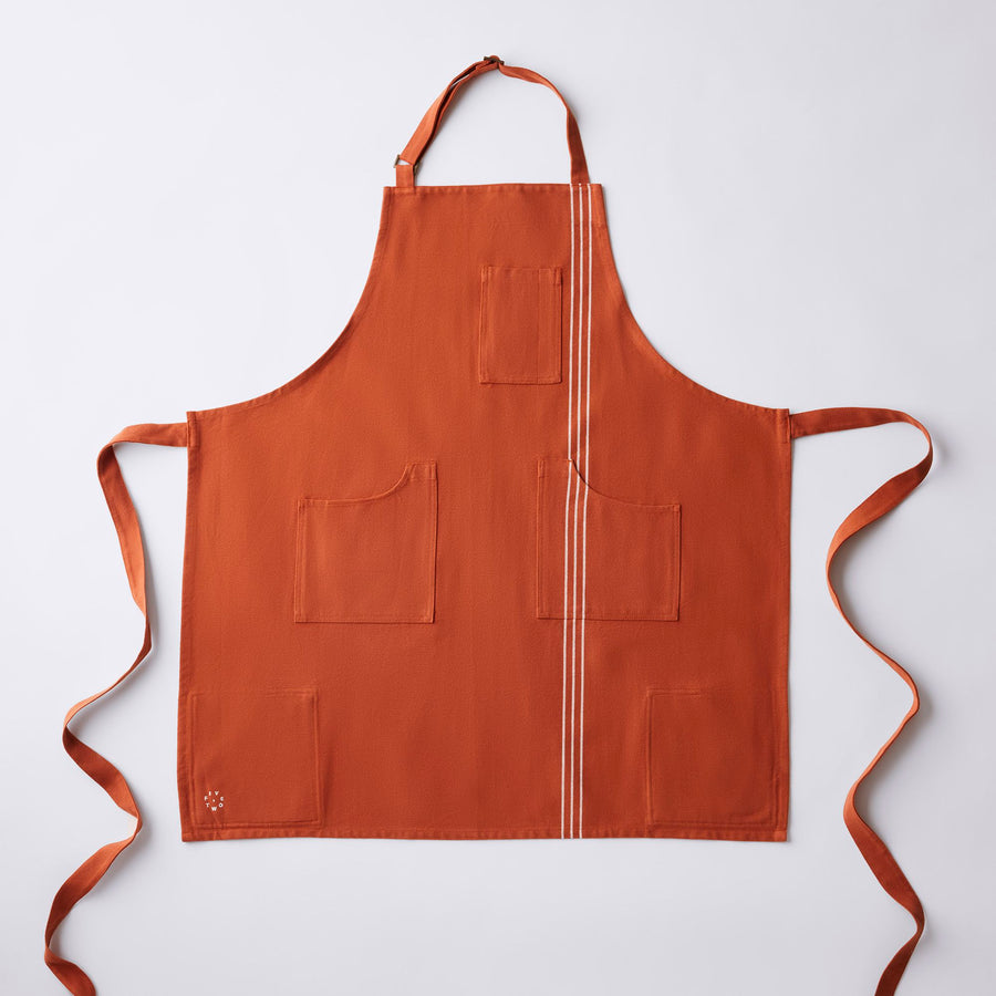 Five Two Ultimate Apron With Built-In Pot Holders